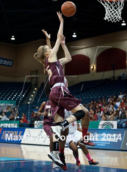 Thumbnail 3 in Hoover Vs Point Loma (CIF SDS D4 Final) photogallery.