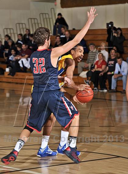 Thumbnail 1 in Viewpoint vs. LACES (MaxPreps Holiday Classic) photogallery.
