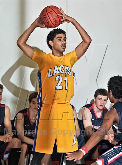 Thumbnail 2 in Viewpoint vs. LACES (MaxPreps Holiday Classic) photogallery.