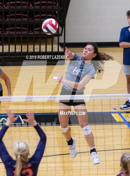 Thumbnail 3 in Brandeis vs. Steele photogallery.