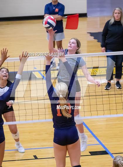 Thumbnail 3 in Brandeis vs. Steele photogallery.
