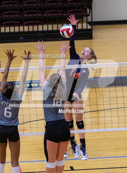 Thumbnail 2 in Brandeis vs. Steele photogallery.