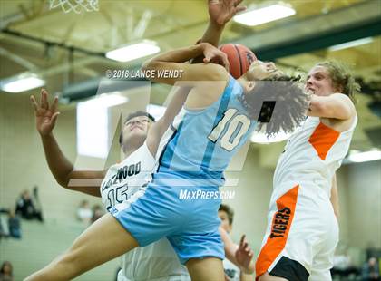 Thumbnail 1 in Vista PEAK Prep vs. Lakewood photogallery.