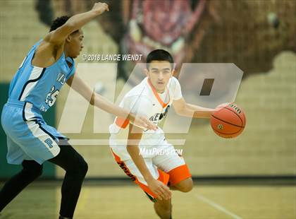Thumbnail 2 in Vista PEAK Prep vs. Lakewood photogallery.