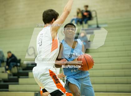 Thumbnail 2 in Vista PEAK Prep vs. Lakewood photogallery.
