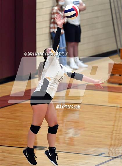 Thumbnail 3 in Illini Central @ Havana photogallery.