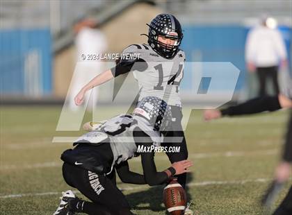 Thumbnail 1 in Windsor @ Pomona (CHSAA 3A Quarter Final) photogallery.