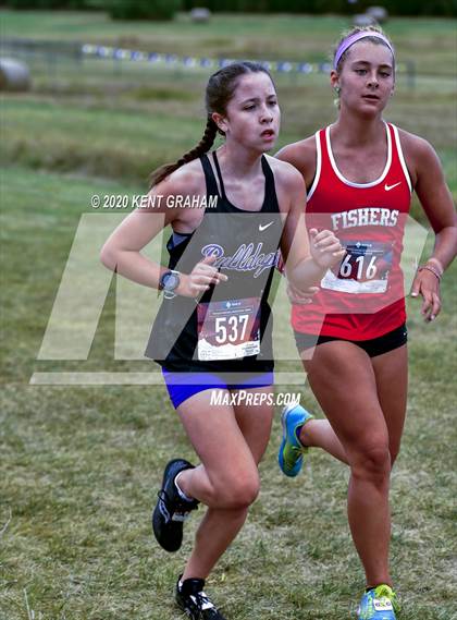 Thumbnail 3 in Nike Valley Twilight Girls JV Invitational photogallery.