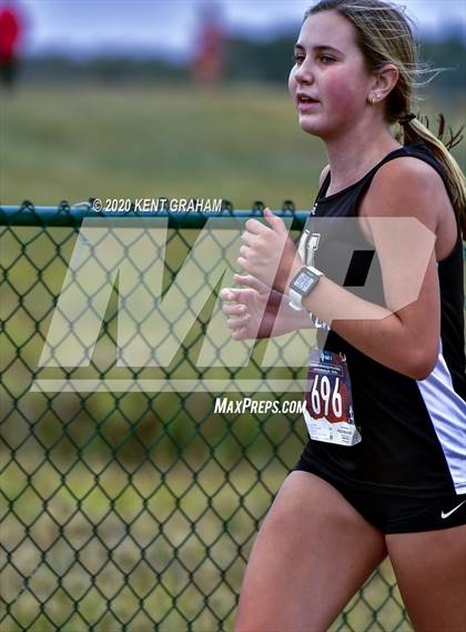 Thumbnail 2 in Nike Valley Twilight Girls JV Invitational photogallery.