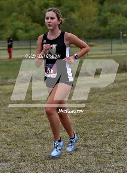 Thumbnail 2 in Nike Valley Twilight Girls JV Invitational photogallery.