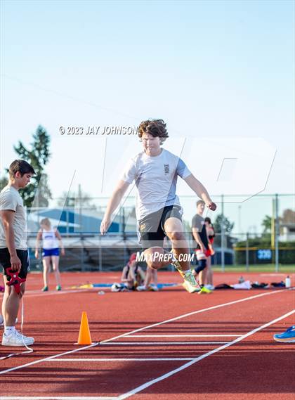 Thumbnail 3 in Rob Allen Twilight Invitational (Triple Jump) photogallery.