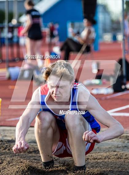 Thumbnail 1 in Rob Allen Twilight Invitational (Triple Jump) photogallery.