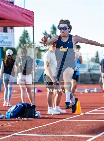 Thumbnail 3 in Rob Allen Twilight Invitational (Triple Jump) photogallery.
