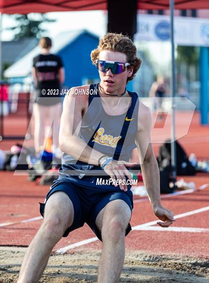 Thumbnail 3 in Rob Allen Twilight Invitational (Triple Jump) photogallery.