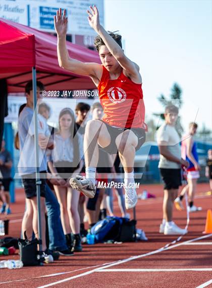 Thumbnail 1 in Rob Allen Twilight Invitational (Triple Jump) photogallery.