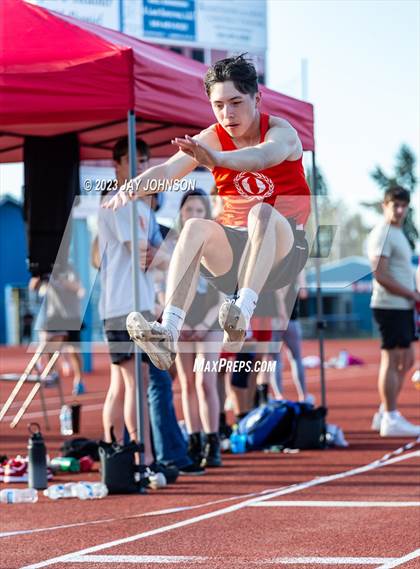 Thumbnail 2 in Rob Allen Twilight Invitational (Triple Jump) photogallery.