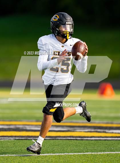 Thumbnail 3 in Wayne @ Centerville photogallery.