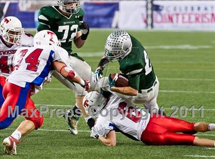 Thumbnail 3 in Tewksbury Memorial vs. Duxbury (MIAA Division 2 East Final) photogallery.