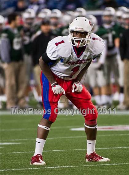 Thumbnail 3 in Tewksbury Memorial vs. Duxbury (MIAA Division 2 East Final) photogallery.