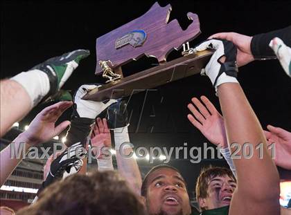 Thumbnail 3 in Tewksbury Memorial vs. Duxbury (MIAA Division 2 East Final) photogallery.