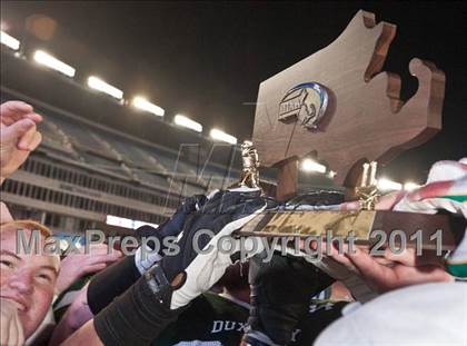 Thumbnail 2 in Tewksbury Memorial vs. Duxbury (MIAA Division 2 East Final) photogallery.