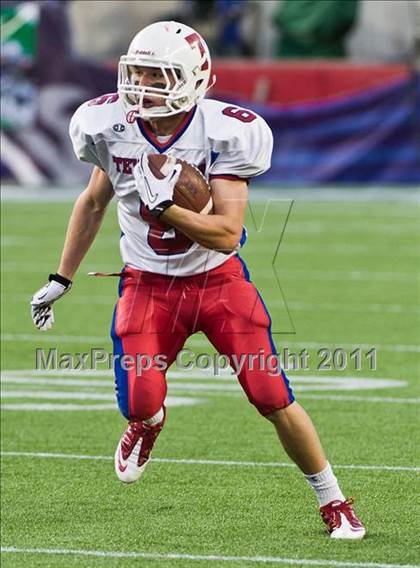 Thumbnail 2 in Tewksbury Memorial vs. Duxbury (MIAA Division 2 East Final) photogallery.