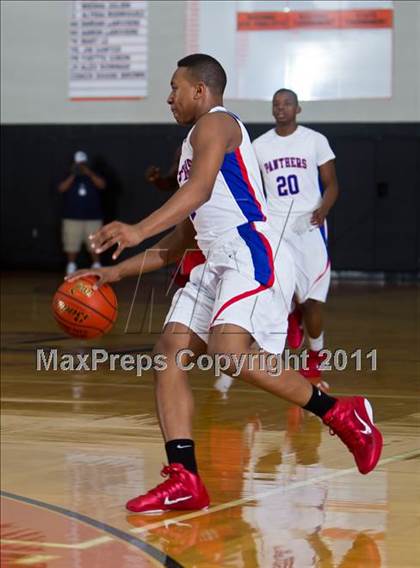 Thumbnail 1 in Bellaire vs Duncanville (McDonald's Texas Invitational) photogallery.