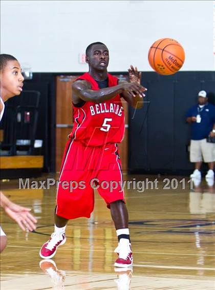 Thumbnail 1 in Bellaire vs Duncanville (McDonald's Texas Invitational) photogallery.