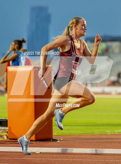 Thumbnail 1 in UIL 4A Girls Track & Field Finals photogallery.