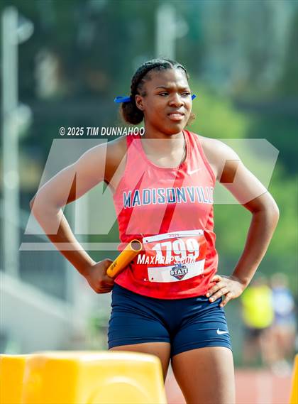 Thumbnail 1 in UIL 4A Girls Track & Field Finals photogallery.