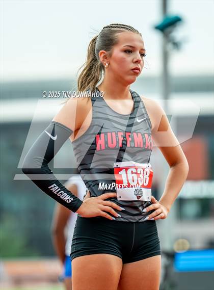 Thumbnail 3 in UIL 4A Girls Track & Field Finals photogallery.