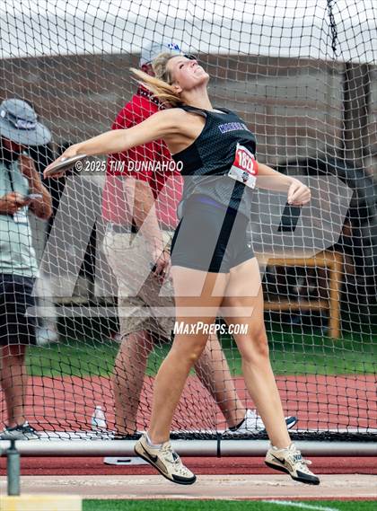 Thumbnail 1 in UIL 4A Girls Track & Field Finals photogallery.