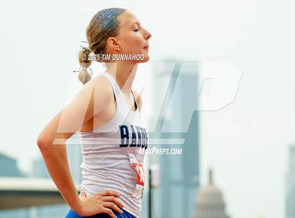 Thumbnail 1 in UIL 4A Girls Track & Field Finals photogallery.