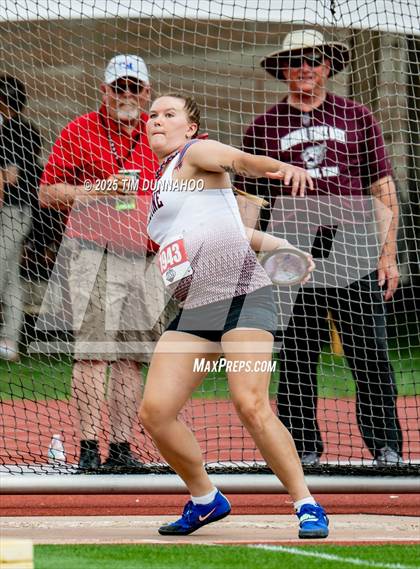 Thumbnail 3 in UIL 4A Girls Track & Field Finals photogallery.