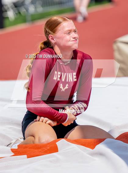 Thumbnail 2 in UIL 4A Girls Track & Field Finals photogallery.