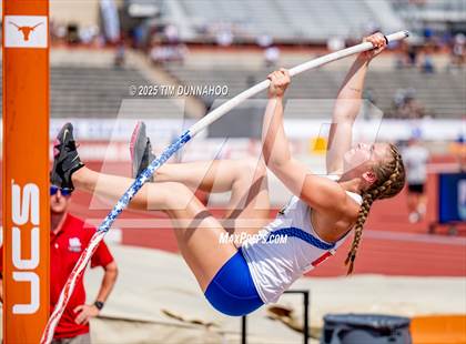 Thumbnail 2 in UIL 4A Girls Track & Field Finals photogallery.