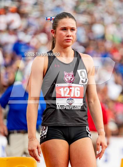 Thumbnail 1 in UIL 4A Girls Track & Field Finals photogallery.