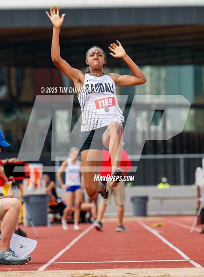 Thumbnail 3 in UIL 4A Girls Track & Field Finals photogallery.