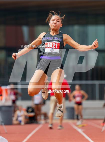 Thumbnail 1 in UIL 4A Girls Track & Field Finals photogallery.