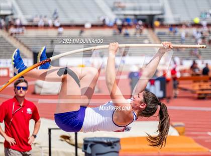 Thumbnail 1 in UIL 4A Girls Track & Field Finals photogallery.