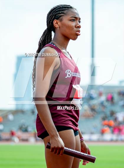 Thumbnail 1 in UIL 4A Girls Track & Field Finals photogallery.