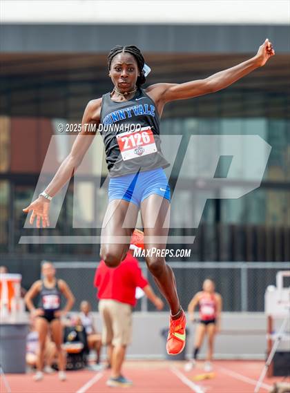 Thumbnail 3 in UIL 4A Girls Track & Field Finals photogallery.