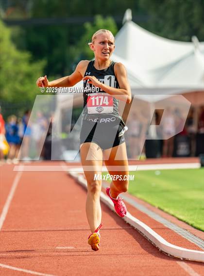 Thumbnail 3 in UIL 4A Girls Track & Field Finals photogallery.