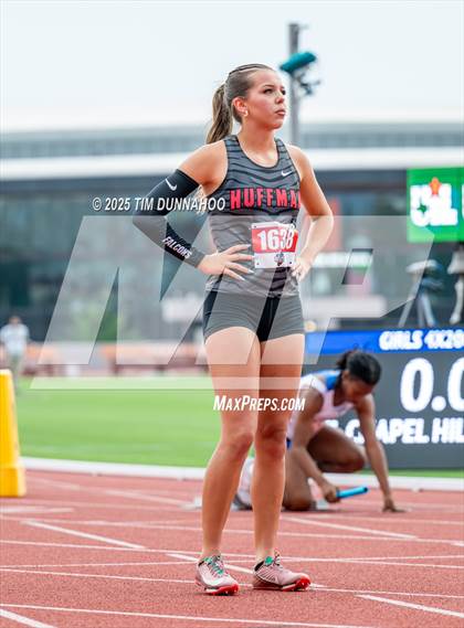 Thumbnail 1 in UIL 4A Girls Track & Field Finals photogallery.