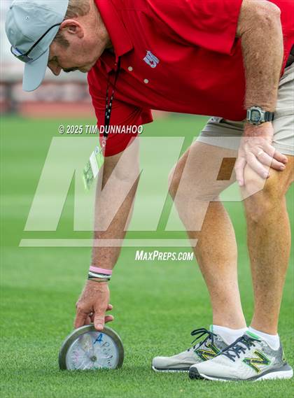 Thumbnail 2 in UIL 4A Girls Track & Field Finals photogallery.