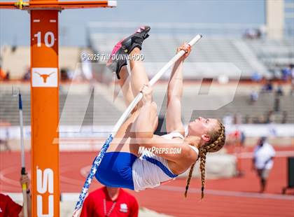 Thumbnail 3 in UIL 4A Girls Track & Field Finals photogallery.