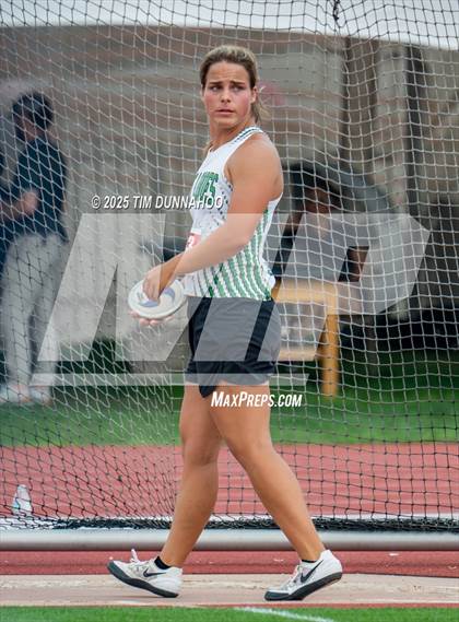 Thumbnail 3 in UIL 4A Girls Track & Field Finals photogallery.