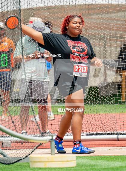 Thumbnail 2 in UIL 4A Girls Track & Field Finals photogallery.