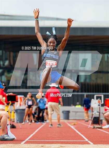 Thumbnail 1 in UIL 4A Girls Track & Field Finals photogallery.