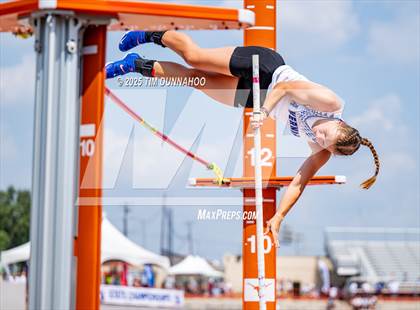 Thumbnail 1 in UIL 4A Girls Track & Field Finals photogallery.